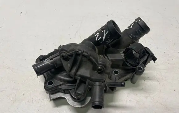 Volkswagen Polo V 6R Water pump 04E121042 04E121600BD