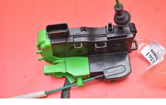 Hyundai i40 Front door lock 813203Z020