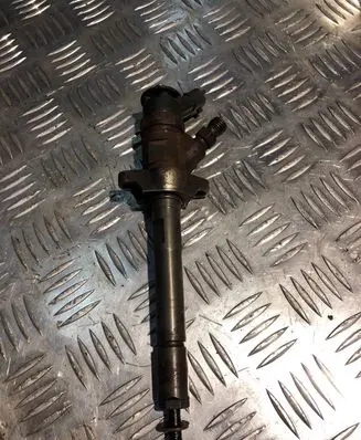 Volvo V70 Fuel injector 0445110297