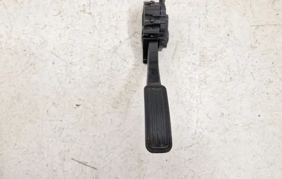 Ford Fusion II Accelerator throttle pedal DG9C9F836 DG9C9F836AD 9F836
