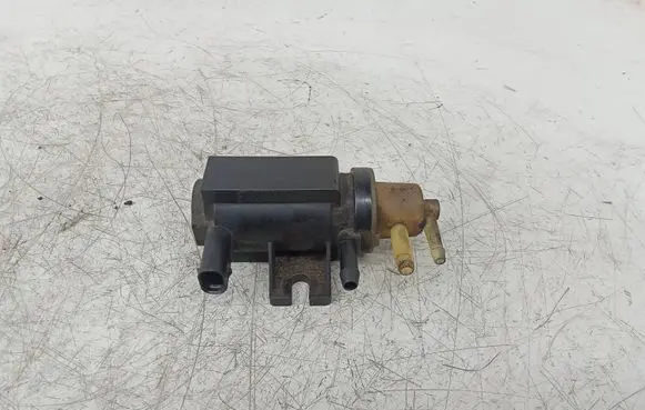 Vacuum valve