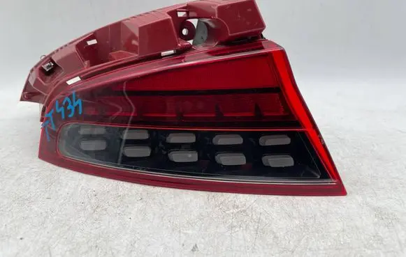 KIA Stinger Rear/tail lights 92401J5