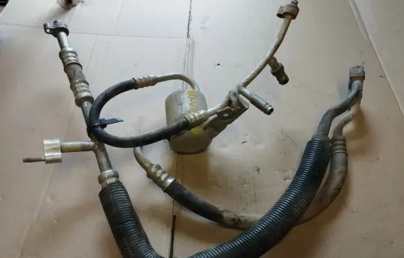 Lincoln Navigator Air conditioning (A/C) pipe/hose