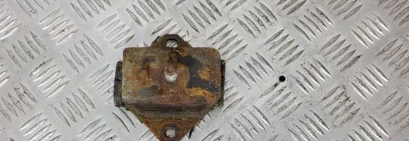 Mitsubishi L200 Engine mount vacuum valve 