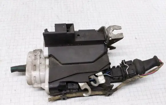 Audi A6 S6 C4 4A Front door lock 4A1837016B