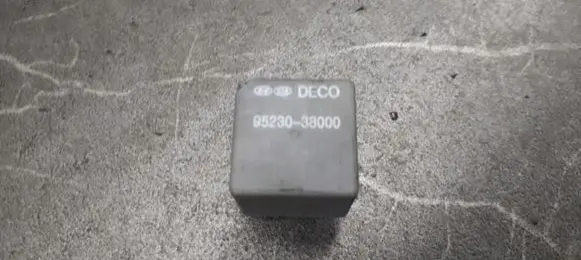 KIA Carens III Fuel pump relay 95230-38000