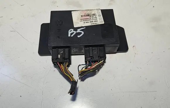 Volkswagen PASSAT B5 Comfort/convenience module 3B0959796K