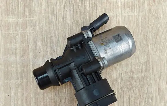 BMW 4 G22 G23 G24 G26 Coolant heater control valve 8689694