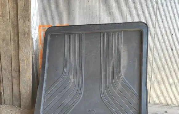 BMW 2 F46 Rubber trunk/boot mat liner 51472361659