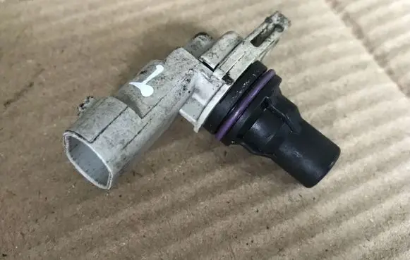 Opel Corsa D Camshaft position sensor 55216241