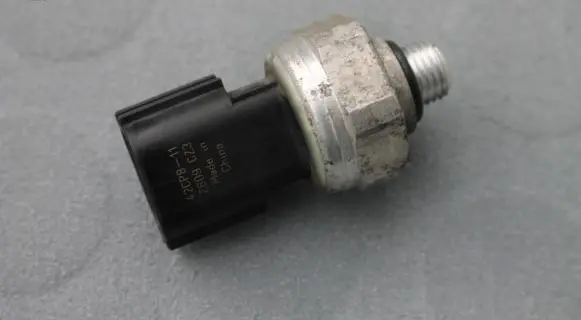 Nissan X-Trail T31 Air conditioning (A/C) pressure sensor 42CP8