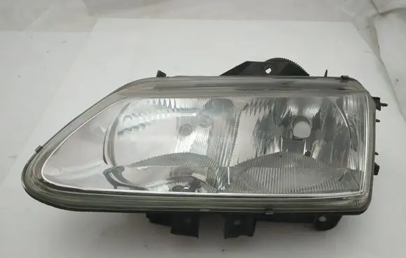 Renault Espace III Headlight/headlamp 89002588