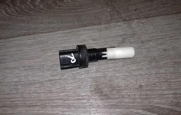 Volvo V50 Windshield washer fluid level sensor 0023935