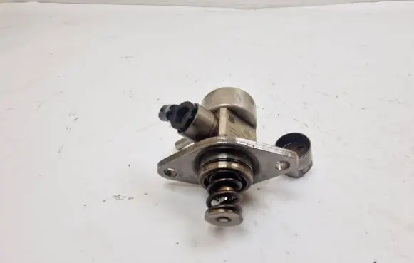 Citroen DS3 Fuel injection high pressure pump 9805614880 20141025 28253039