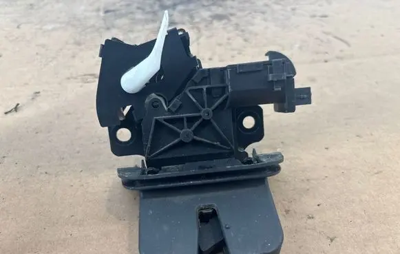 Audi Q7 4L Tailgate lock latch 8P4827505D 4080105