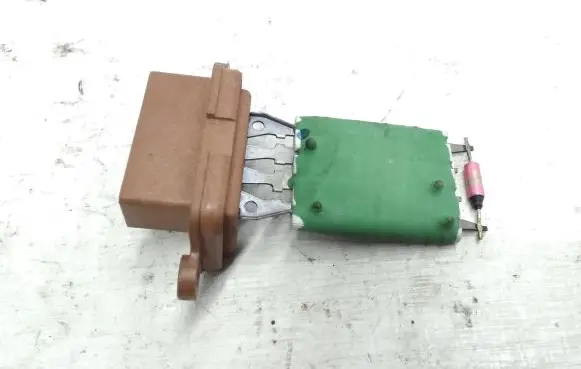 Fiat 500L Heater blower motor/fan resistor