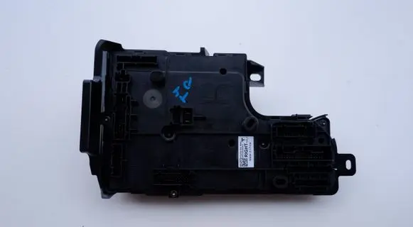 Tesla Model Y Central body control module 149784800E 165765039A X058X055