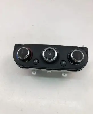 Renault Clio IV Climate control unit 272709830R