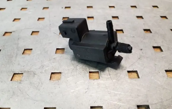 BMW 5 E60 E61 Vacuum valve 72234100