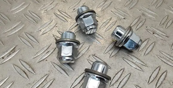 Toyota Yaris Nuts/bolts 