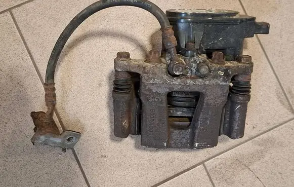Rear brake caliper