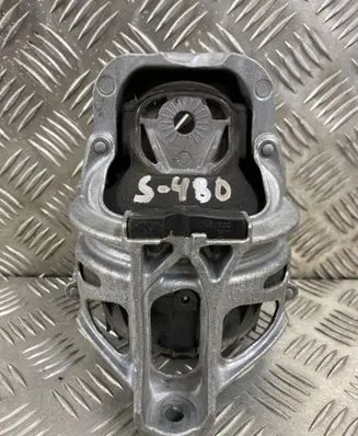 Engine mount bracket