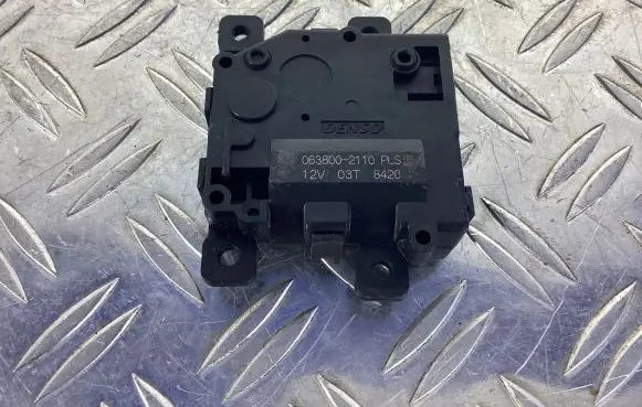 Lexus RC Air flap motor/actuator 0638002110