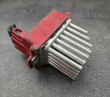Audi A4 S4 B5 8D Heater blower motor/fan resistor 1J0907521 657364M 5DS00646701
