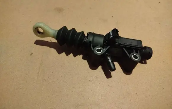 Mini Cooper Countryman R60 Clutch slave cylinder 6774078 13670610 9122702