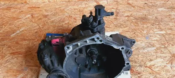 Volkswagen Golf III Manual 5 speed gearbox AFE
