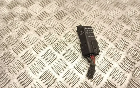Chrysler Grand Voyager V Glow plug pre-heat relay 0281003040