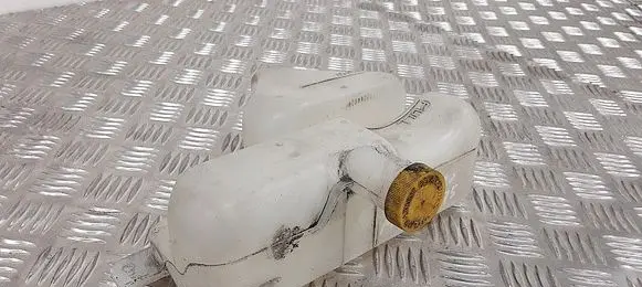 Mazda 6 Coolant expansion tank/reservoir 