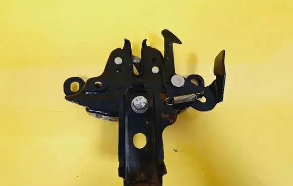 Nissan Micra Engine bonnet/hood lock/catch 