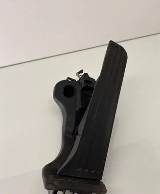 Volkswagen PASSAT B6 Accelerator throttle pedal 1K1721503L 6PV00860000