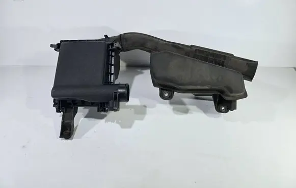 Toyota Auris E180 Air filter 17010T130 1781237030 2220428010