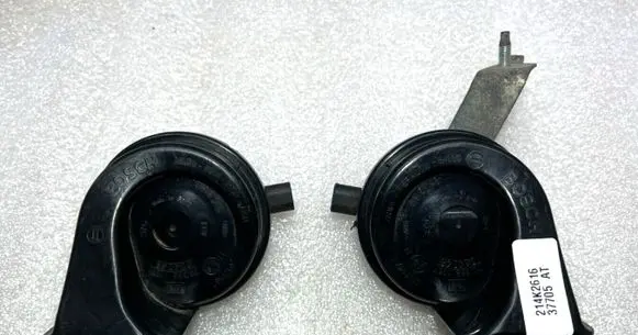 BMW X3 E83 Horn signal 61333403279 3403279