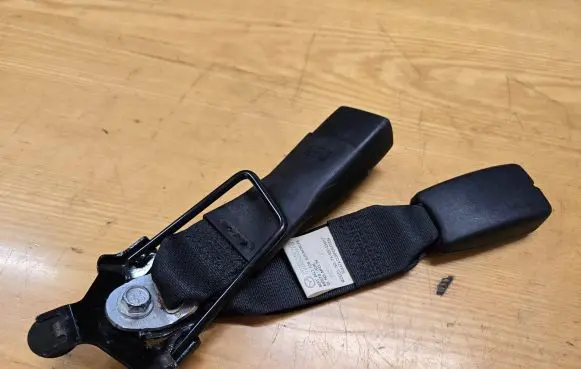 Mazda CX-7 Middle seatbelt buckle (rear) TKAB0EH917 100323FEP 0325032010