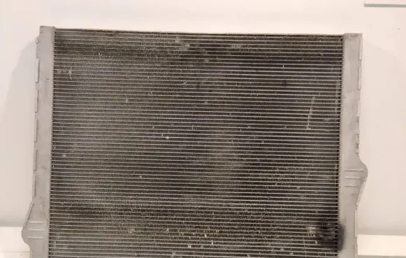 BMW 6 F12 F13 Coolant radiator 7570095 N2188003 17117570095