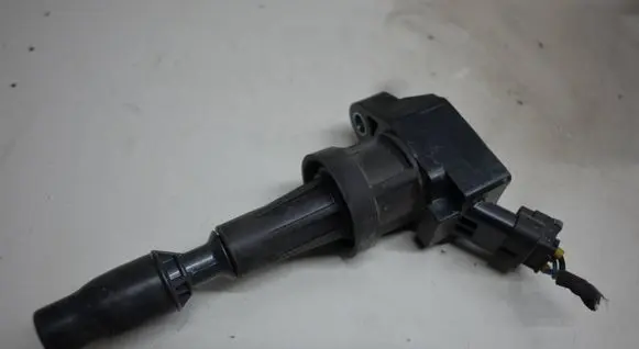 High voltage ignition coil