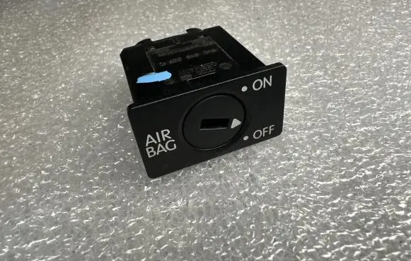 Seat Leon (1P) Passenger airbag on/off switch 1K0919237C