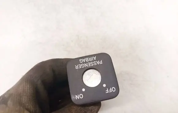 Toyota Corolla Verso AR10 Passenger airbag on/off switch 
