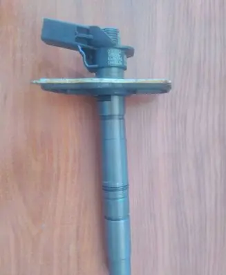 Seat Exeo (3R) Fuel injector 04451160302471