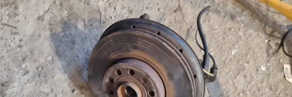 Volkswagen Touran II Front wheel hub