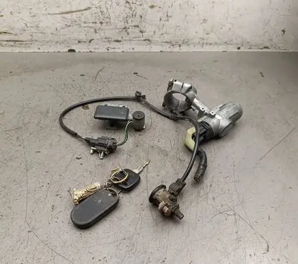 Nissan Terrano Lock set 03304130 806037F000 9108