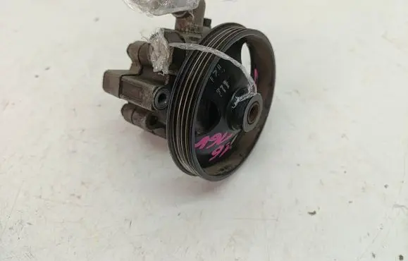Chevrolet Cruze Power steering pump 96837813