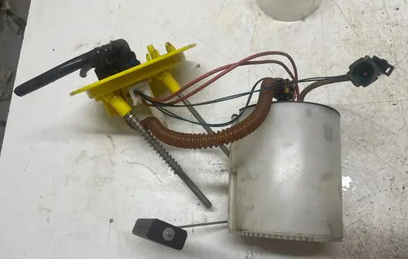 Audi A6 S6 C6 4F Fuel injection high pressure pump 1F0919051A A2C53122186