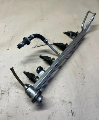 Fuel main line pipe