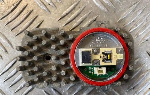 BMW X5 E70 LED ballast control module 1305715084