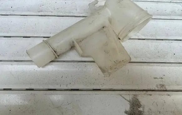 Peugeot 308 Window washer liquid tank fill tube 9800715580