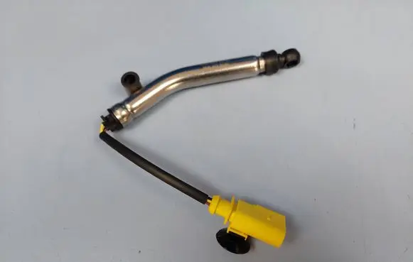 Volkswagen Tiguan Bonnet Pedestrian Airbag Actuator 5NA823823F 5NA823823E